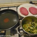 Hamburger bolliti in brodo di zucchine...