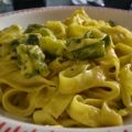 Tagliatelle in crema di zucchine e zafferano