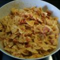 FARFALLE CON PEPERONI E ROBIOLA