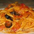 Spaghetti peperoni e olive