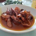 Sapori di mare: calamari in umido con olive e[...]