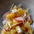 Insalata di patate, feta e ravanelli