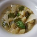 Zuppa patate, fagiolini e pesto