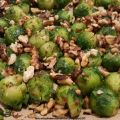 Cavoletti di Bruxelles con noci tostate