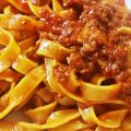 

TAGLIATELLE WITH BOLOGNESE SAUCE


