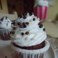CUPCAKE AL CIOCCOLATO CON PANNA