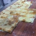 La focaccia di Recco col formaggio