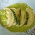 Ravioli su crema d'asparagi al puzzone di Moena