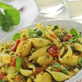 Pasta con sugo di verdure e pangrattato