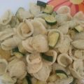 Orecchiette zucchine e patate alle erbe