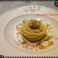 Spaghetti con cipolla acciughe prezzemolo e[...]