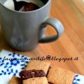 Biscotti al farro, cacao e mandorle tostate
