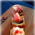 Sfogliatine con fichi, crescenza e prosciutto[...]