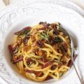 
Bigoli con bresaola, uvetta noci e rosmarino