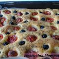 FOCACCIA FARCITA AL TONNO CON OLIVE NERE E[...]