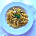 Pasta con fave fresche pecorino e menta