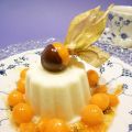 Panna cotta con salsa di alchechengi