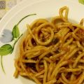 Pici al sugo di pomodori neri