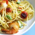 Linguine con pomodorini, avocado e gamberi