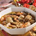 Zuppa di pesce con pane all'aglio