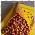 Cornucopia di croccante ripiena di struffoli