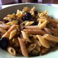 Pennette miste con broccoli e olive nere