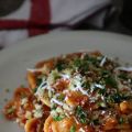 Orecchiette con sugo di funghi, olive[...]