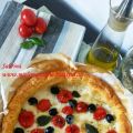 Sfogliata napoletana con pomodorini e mozzarella