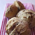 Pane con fichi secchi e noci (con pasta madre)