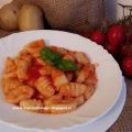 GNOCCHI DI PATATE CON SUGO AL POMODORO