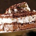 Quadrotti al cioccolato e panna.