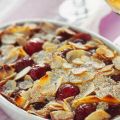 Clafoutis tiepido di ciliegie e mandorle