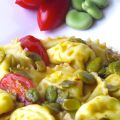 Ravioli alla ricotta e basilico con fave e[...]