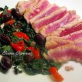 Tagliata di tonno con spinacini, olive, capperi[...]