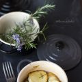 Baked goat's cheese with honey and rosemary per[...]