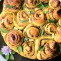 Pane al pesto di erbe aromatiche