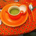 Vellutata di zucchine profumata al timo