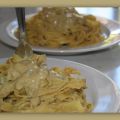 Fettuccine al tonno in crema di piselli e[...]