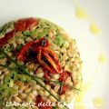 Insalata di farro con confit di datterini,[...]