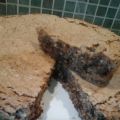 Torta agli albumi con cioccolato e frutta secca
