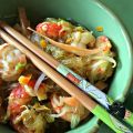 Spaghetti di soia con verdure, radici e[...]