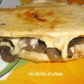 Hot dog di pollo mozzarella e funghi