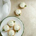 Tartellette esotiche con cocco, lime e ananas