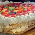 Dolce a forma di cuore di pasta biscotto