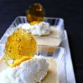 MOUSSE AL CARAMELLO CON QUENELLE AL COCCO