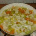 Pasta, porri, carote e cavolfiore