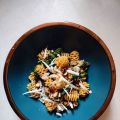Pasta luganega, bietole e mandorle