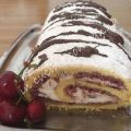 Rotolo ripieno di ciliege, panna e cioccolata[...]
