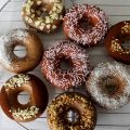 Donuts Speziati con Glassa allo Sciroppo D'Acero