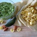 Pesto di rucola e mandorle profumato al limone